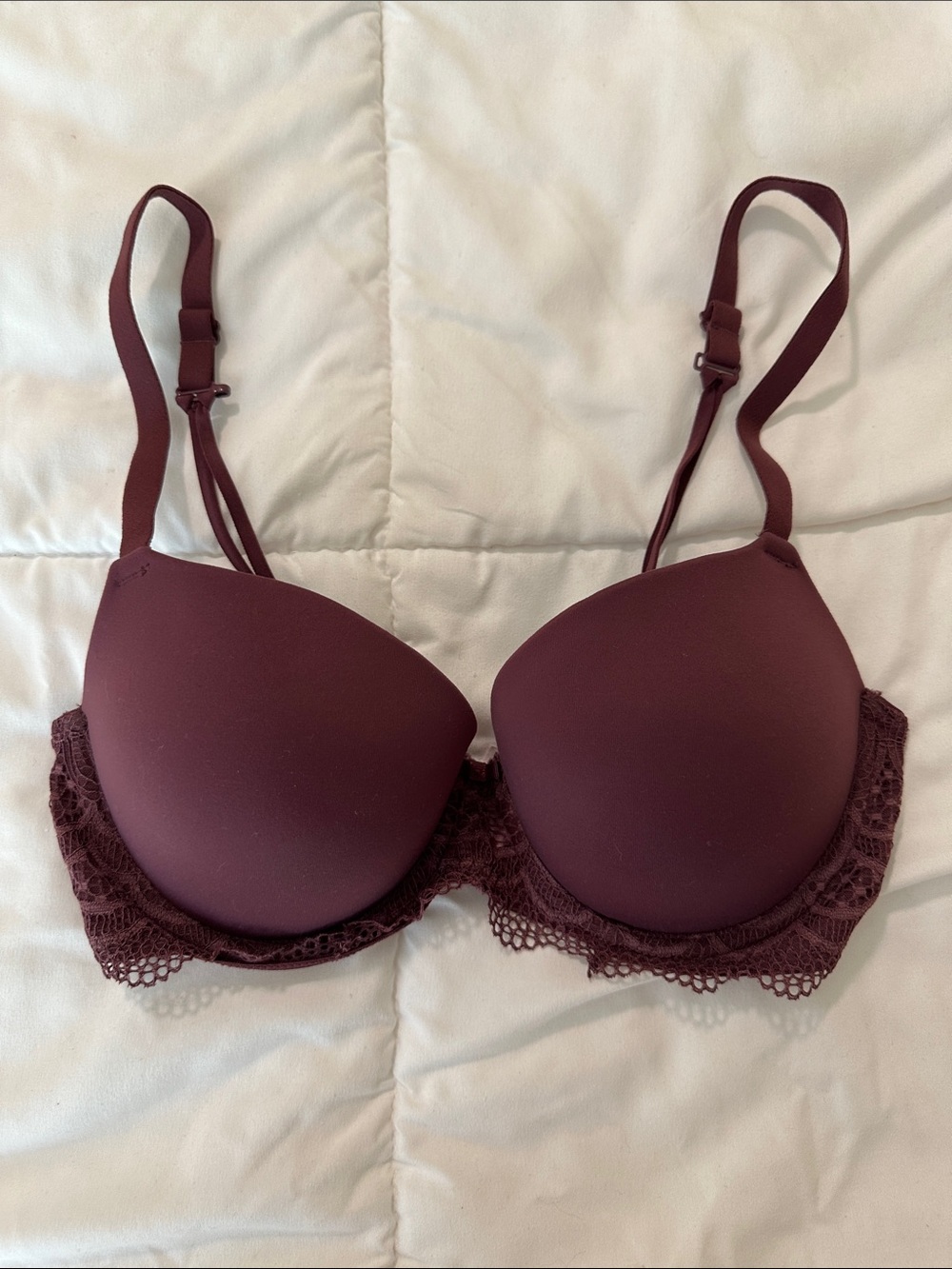 Auden Lace-Trim T-Shirt Bra - Burgundy